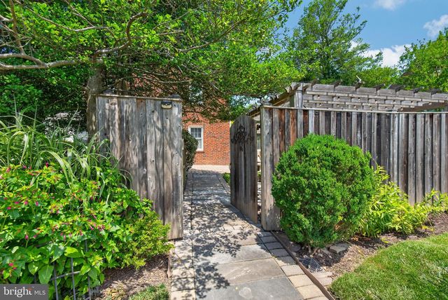 9701 LAWNDALE DR, Silver Spring, MD 20901