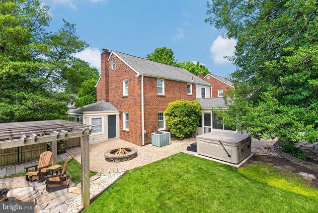 9701 LAWNDALE DR, Silver Spring, MD 20901