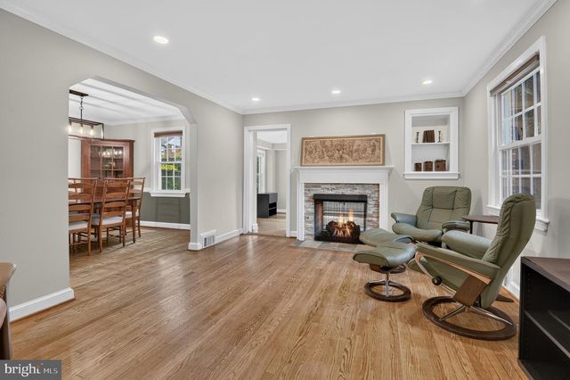 9701 LAWNDALE DR, Silver Spring, MD 20901