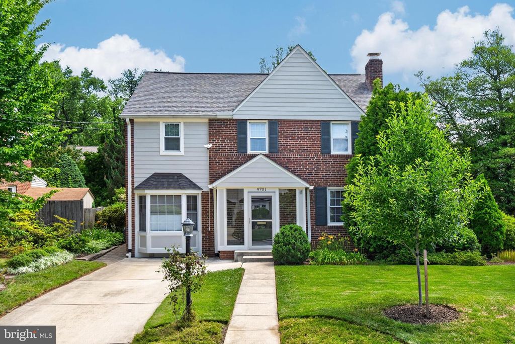 9701 LAWNDALE DR, Silver Spring, MD 20901