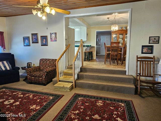 502 Raleigh Road, Clinton, NC 28328