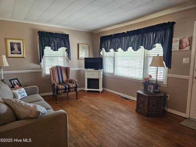 502 Raleigh Road, Clinton, NC 28328