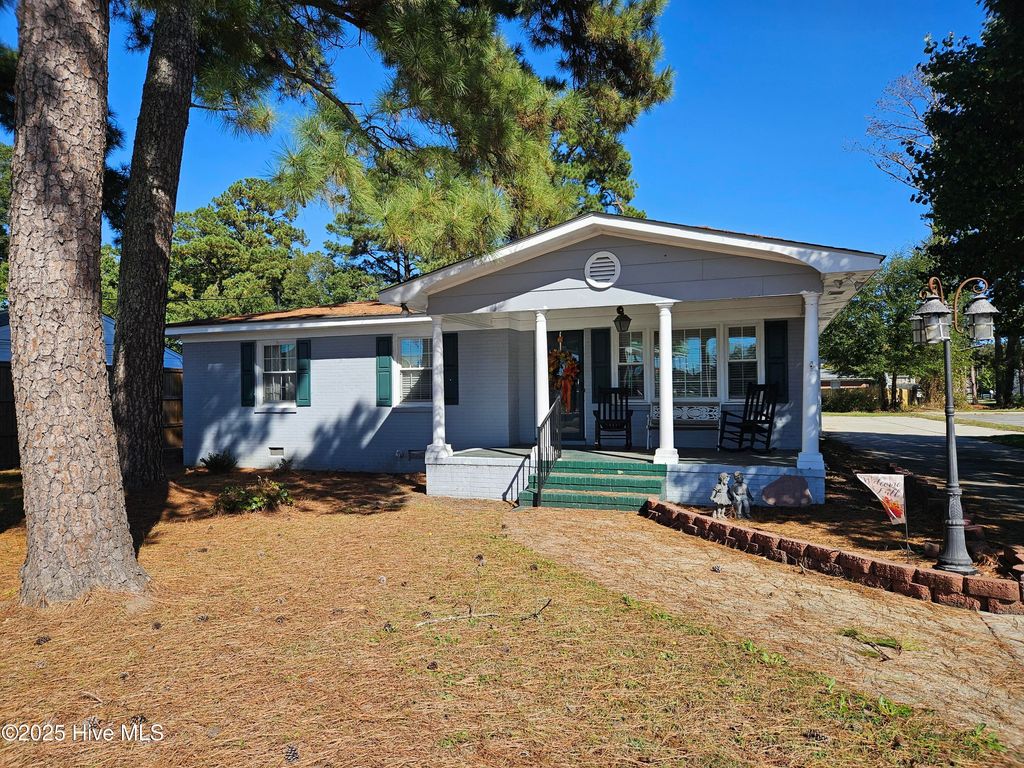 502 Raleigh Road, Clinton, NC 28328