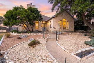 144 E St Andrews Loop, Kerrville, TX 78028