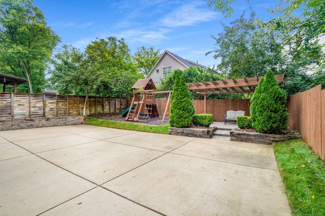 1110B Biltmore Dr, Nashville, TN 37204