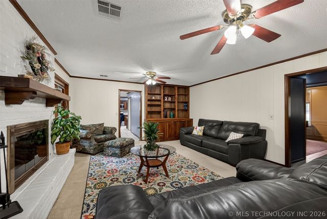 2917 Greenwood Court, Bartlesville, OK 74006