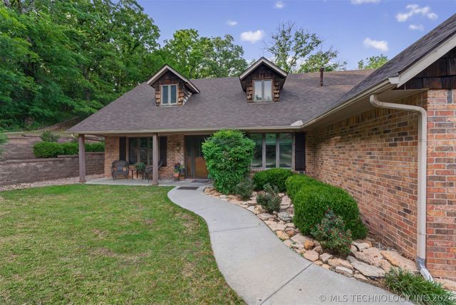2917 Greenwood Court, Bartlesville, OK 74006