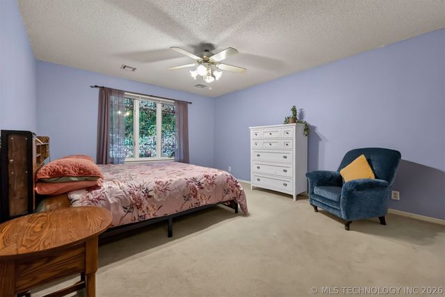 2917 Greenwood Court, Bartlesville, OK 74006