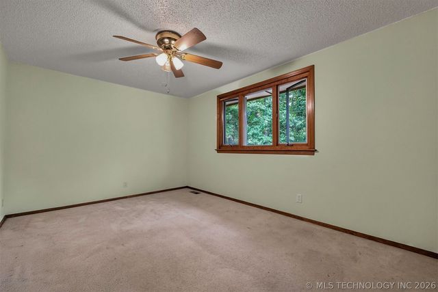 2917 Greenwood Court, Bartlesville, OK 74006