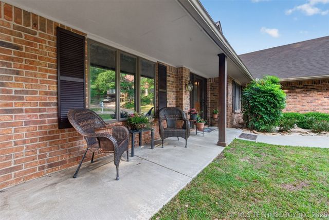 2917 Greenwood Court, Bartlesville, OK 74006