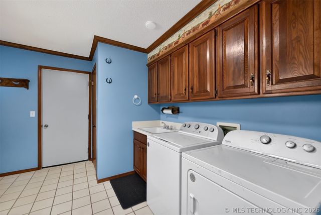 2917 Greenwood Court, Bartlesville, OK 74006