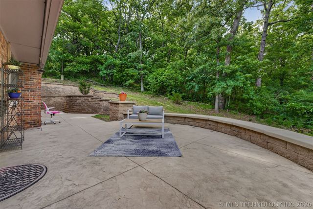 2917 Greenwood Court, Bartlesville, OK 74006