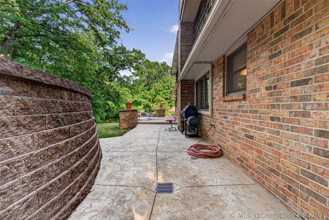 2917 Greenwood Court, Bartlesville, OK 74006