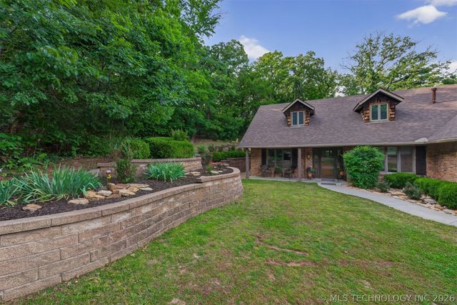 2917 Greenwood Court, Bartlesville, OK 74006
