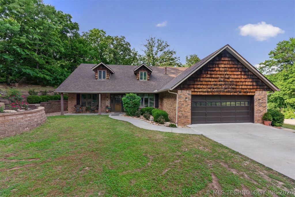 2917 Greenwood Court, Bartlesville, OK 74006