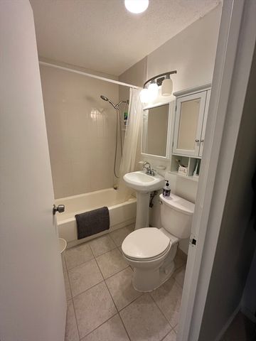 44 Washington St 606, Brookline, MA 02445