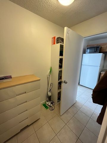 44 Washington St 606, Brookline, MA 02445