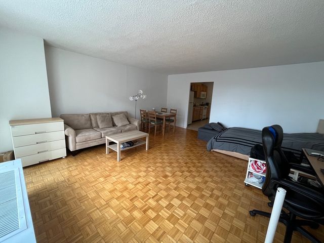 44 Washington St 606, Brookline, MA 02445