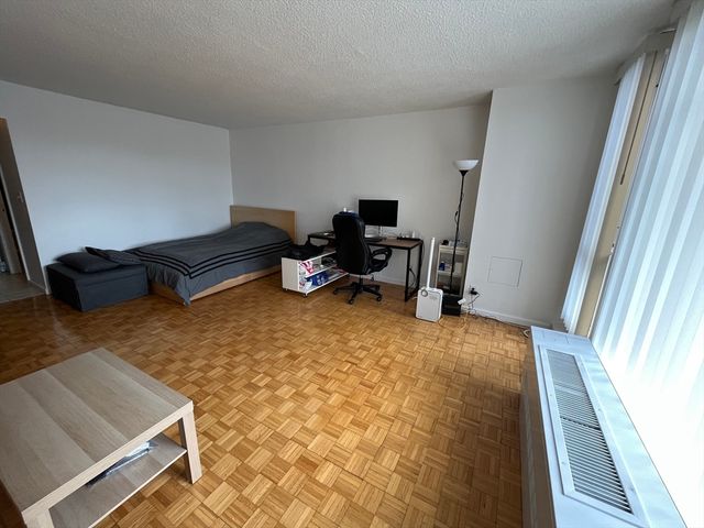 44 Washington St 606, Brookline, MA 02445