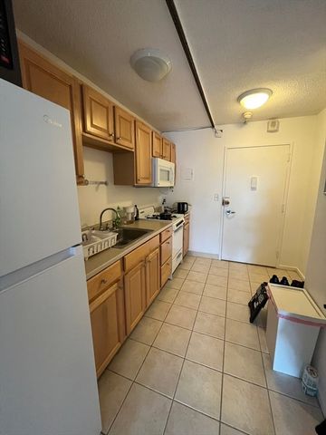 44 Washington St 606, Brookline, MA 02445
