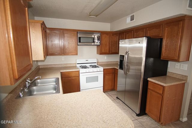 3696 PRAIRIE ROSE Street, El Paso, TX 79936