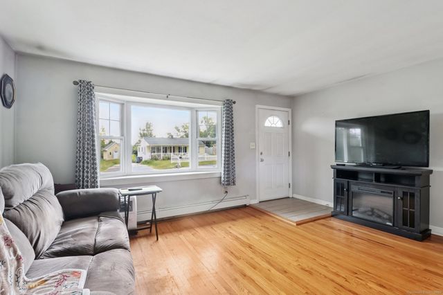 14 Prospect Hill Drive, East Windsor, CT 06088