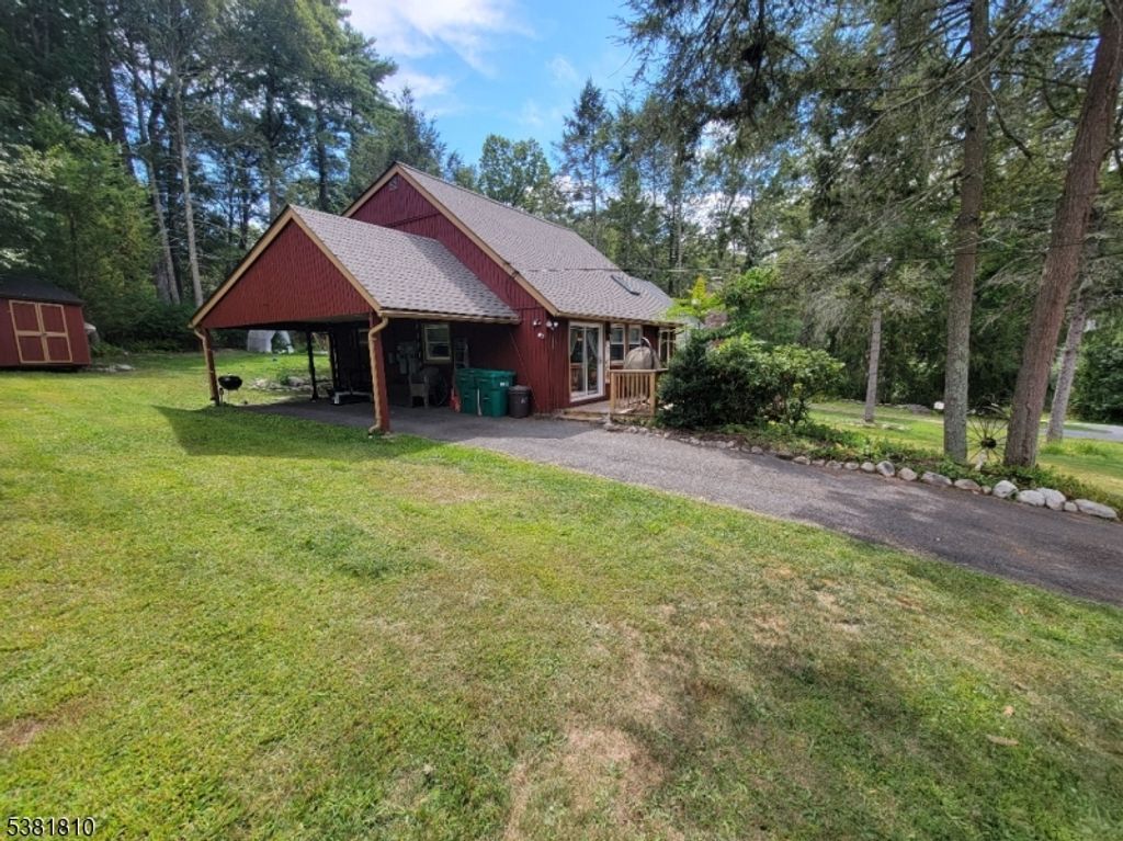 121 Hemlock Hill, Montague Twp., NJ 07827