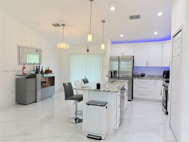 700 Connecticut Ln, Lehigh Acres, FL 33936