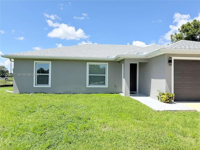700 Connecticut Ln, Lehigh Acres, FL 33936