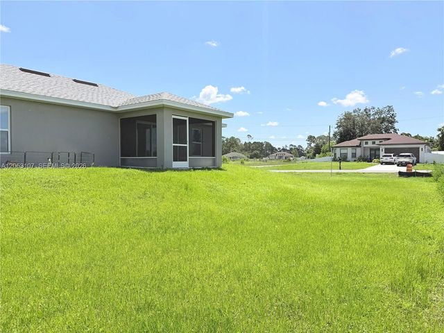 700 Connecticut Ln, Lehigh Acres, FL 33936