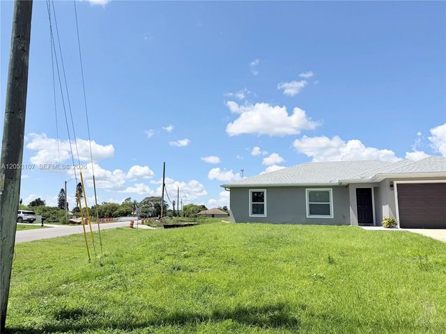700 Connecticut Ln, Lehigh Acres, FL 33936