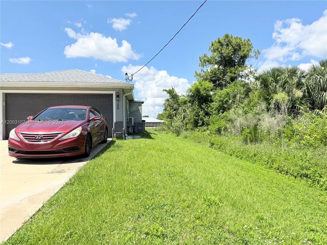 700 Connecticut Ln, Lehigh Acres, FL 33936