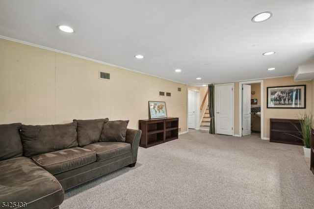 133 Murray Hill Blvd, Berkeley Heights Twp., NJ 07974