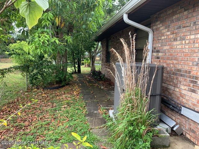 237 Emerson Drive NW, Palm Bay, FL 32907