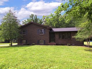 1017 Jackson Heights Rd, Goodlettsville, TN 37072