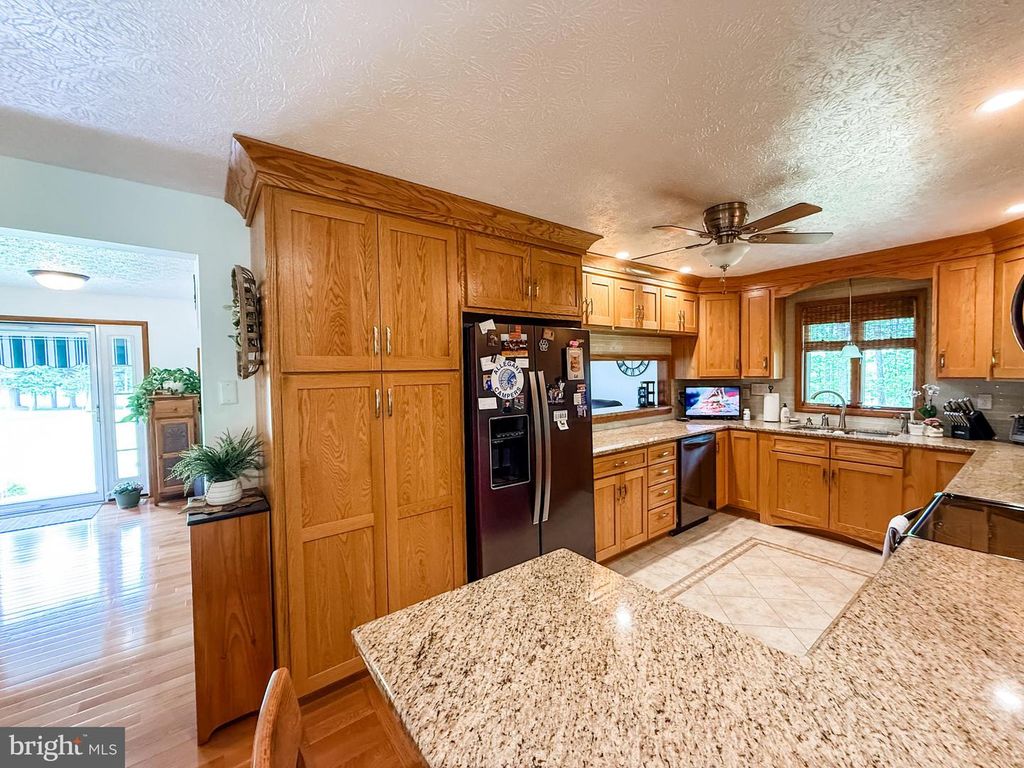 Image 14 of property listing at 10329 WINNERS LN NW, Frostburg, MD 21532
