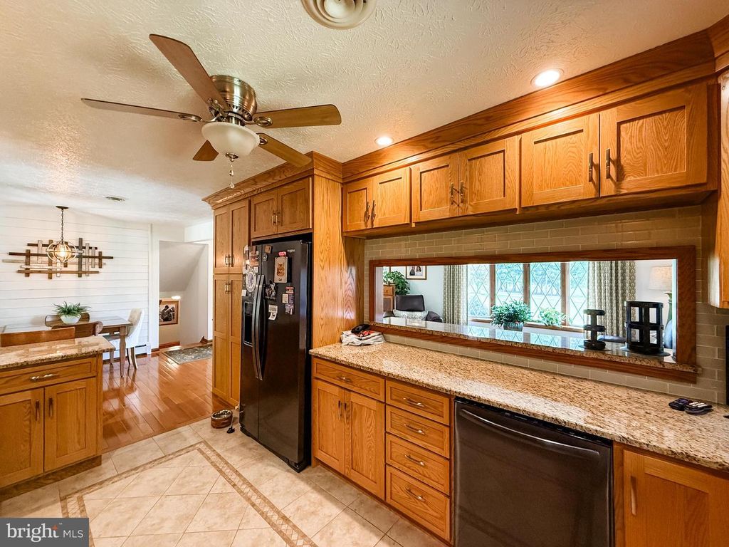 Image 16 of property listing at 10329 WINNERS LN NW, Frostburg, MD 21532