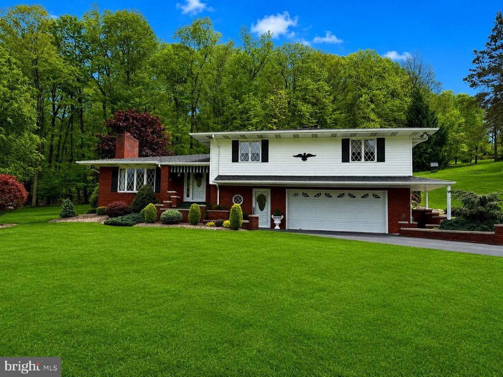 Image 2 of property listing at 10329 WINNERS LN NW, Frostburg, MD 21532
