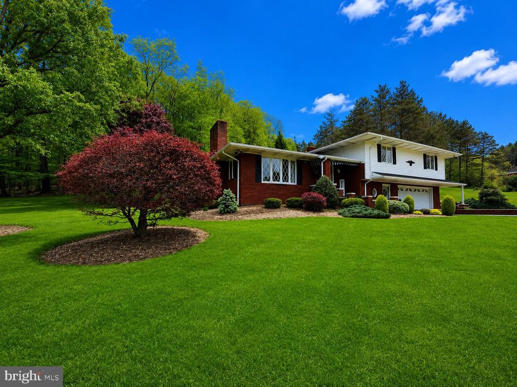 Image 3 of property listing at 10329 WINNERS LN NW, Frostburg, MD 21532
