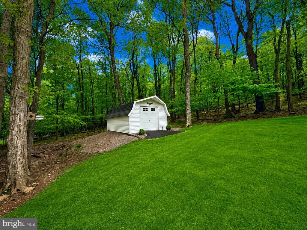 Image 47 of property listing at 10329 WINNERS LN NW, Frostburg, MD 21532