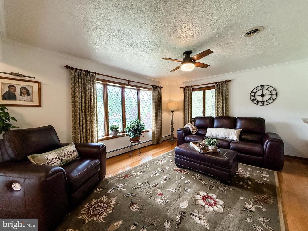 Image 8 of property listing at 10329 WINNERS LN NW, Frostburg, MD 21532