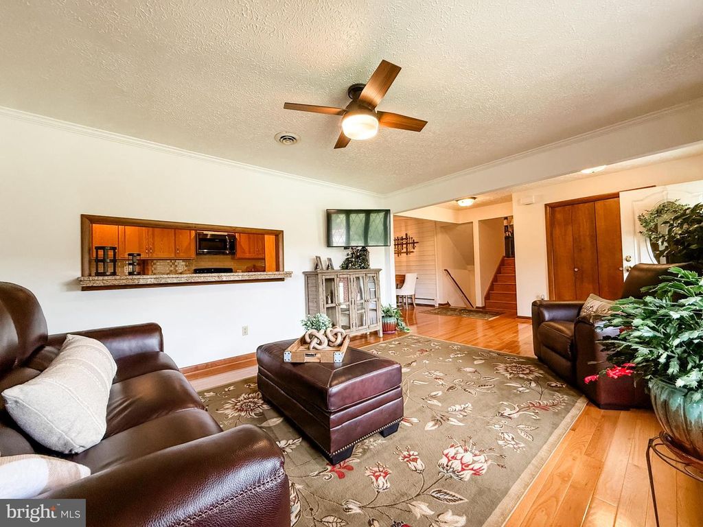 Image 9 of property listing at 10329 WINNERS LN NW, Frostburg, MD 21532