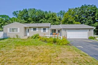 16 Fairhaven Dr, East Longmeadow, MA 01028