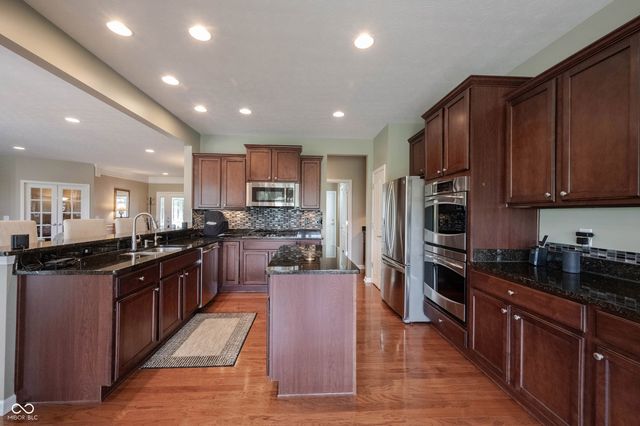 16275 Oakford Trail, Fishers, IN 46037