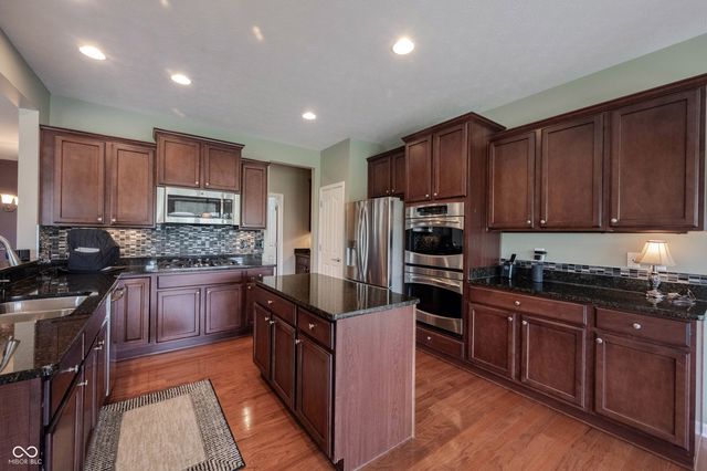 16275 Oakford Trail, Fishers, IN 46037