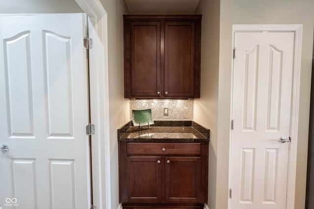 16275 Oakford Trail, Fishers, IN 46037