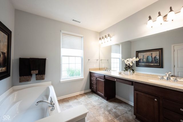 16275 Oakford Trail, Fishers, IN 46037