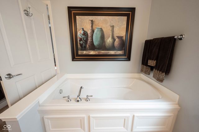 16275 Oakford Trail, Fishers, IN 46037