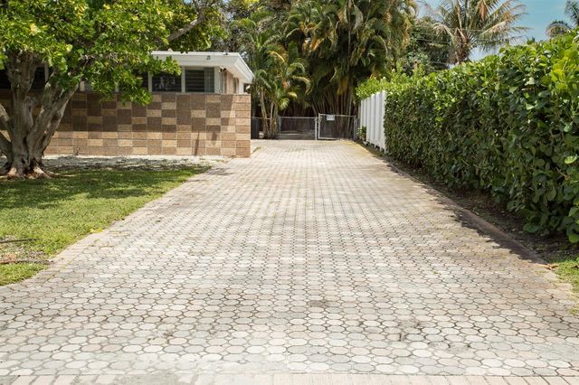 7306 Clarke Road, Lake Clarke Shores, FL 33406