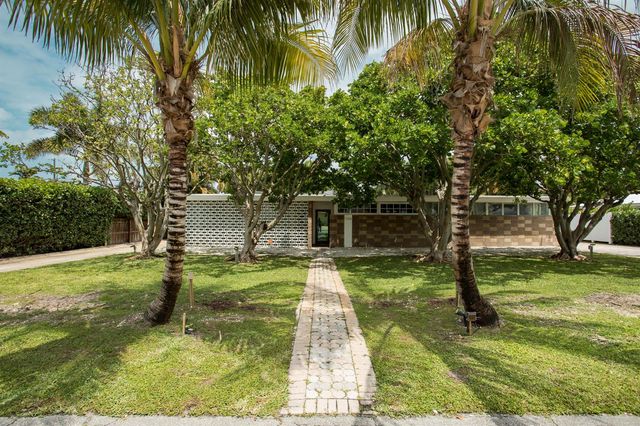 7306 Clarke Road, Lake Clarke Shores, FL 33406